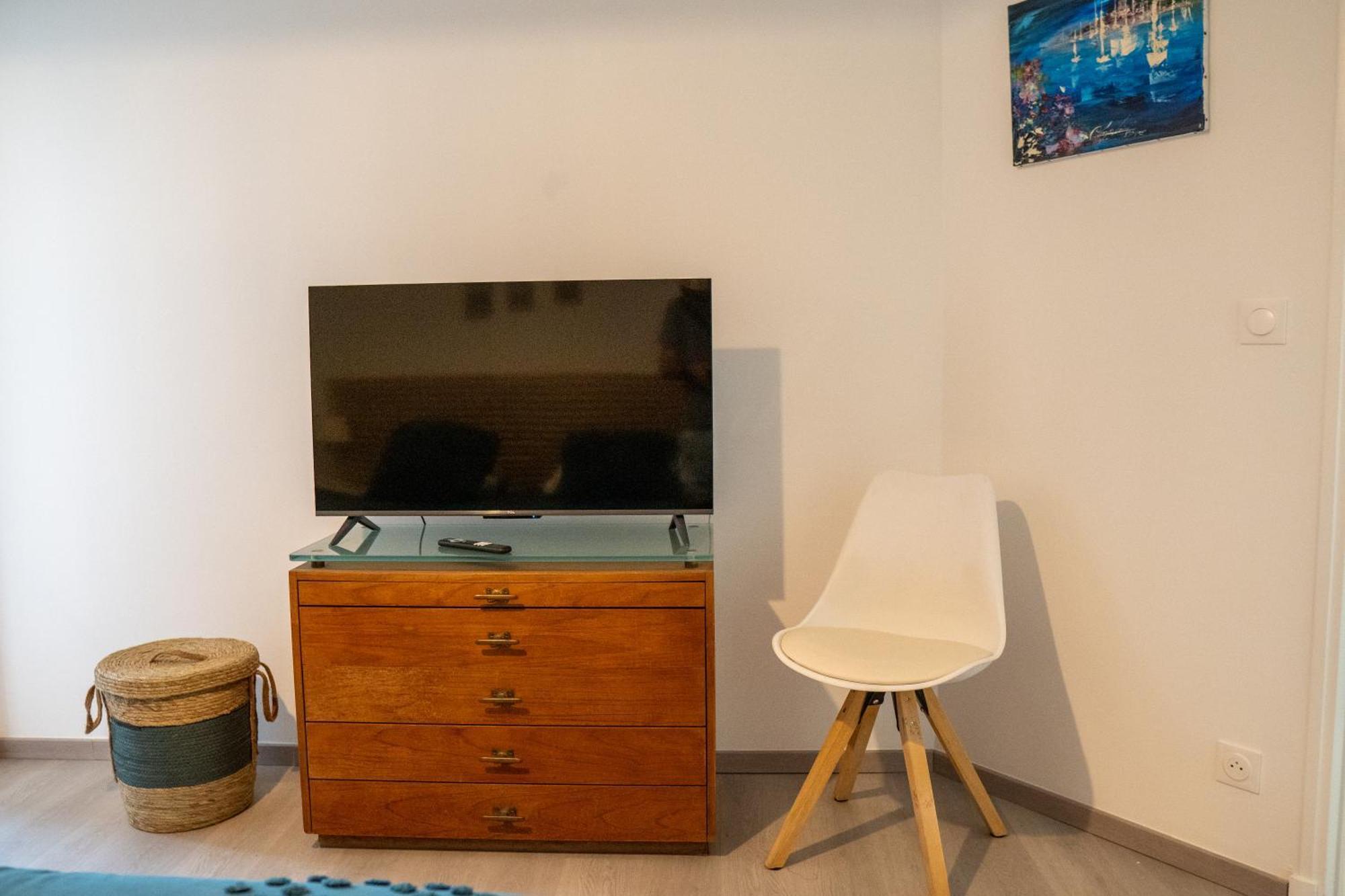 T2! 3 Ou 4 Personnes Centre Ville Neuf Avec Garage Sanary-sur-Mer Extérieur photo