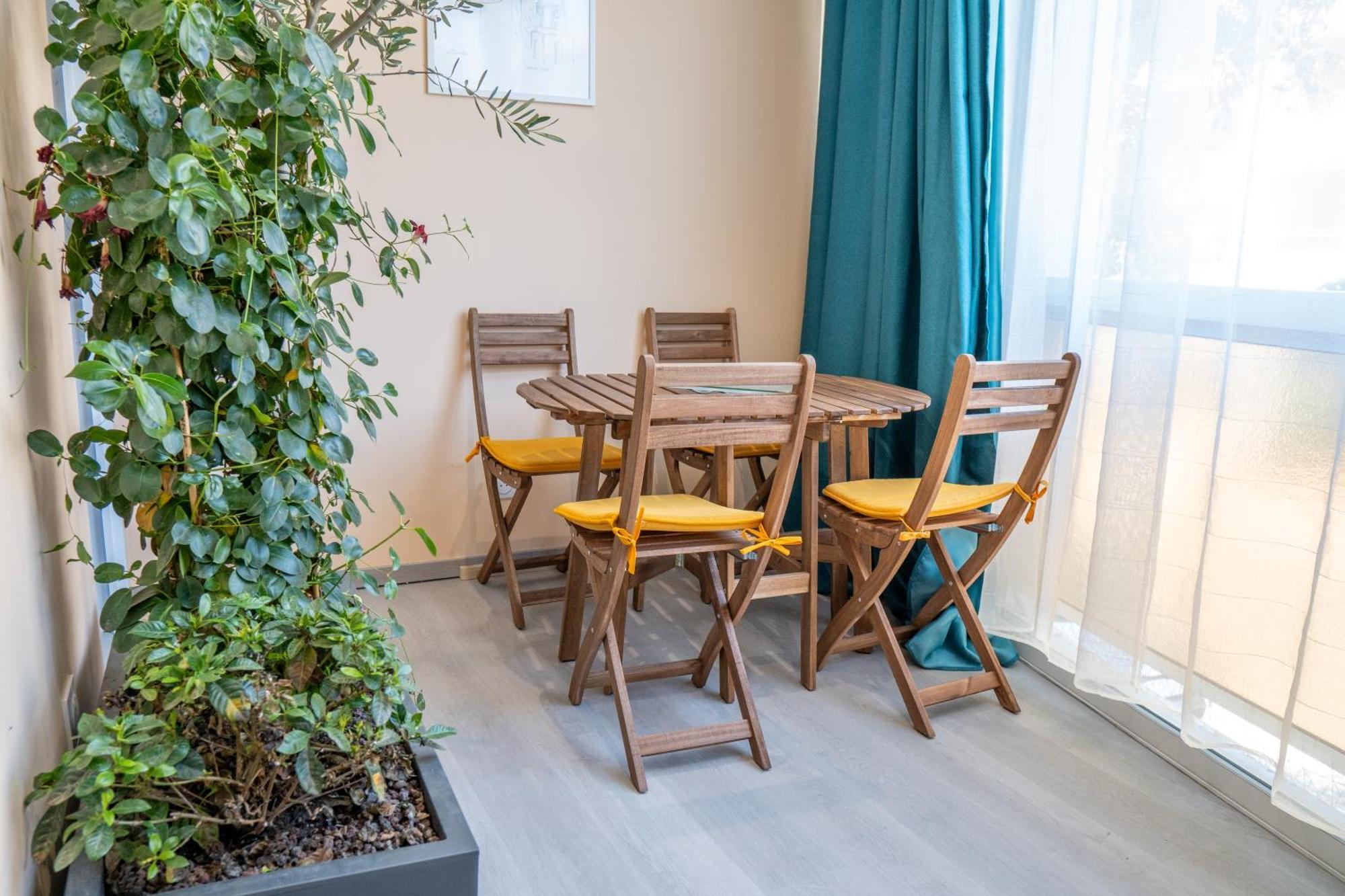 T2! 3 Ou 4 Personnes Centre Ville Neuf Avec Garage Sanary-sur-Mer Extérieur photo